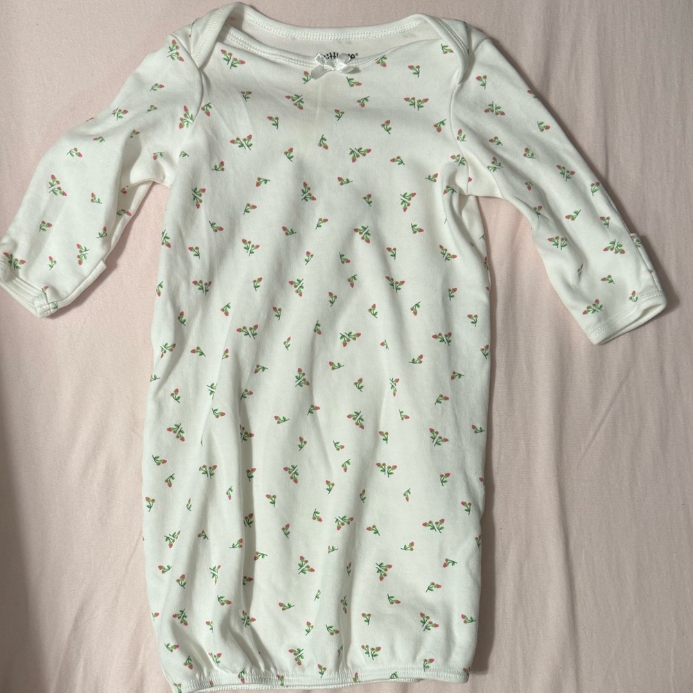 NWOT Kids White and Green Night Gown